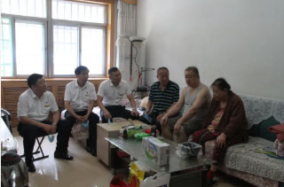 暖心!|“七一”走访慰问 传递组织关怀